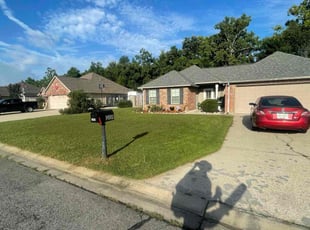 Alex B.'s lawn care services service result