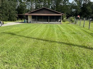Alondra B.'s lawn care services service result