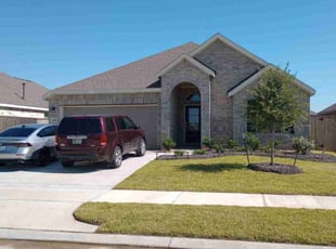 Cynrenthia H.'s lawn care services service result