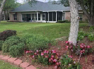Lauren U.'s lawn service service result