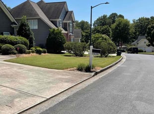 Sherry L.'s grass maintenance service result