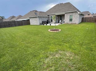 Gail L.'s lawn care services service result