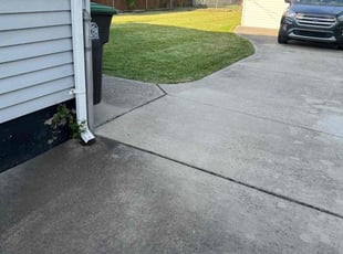 Debbie D.'s lawn care services service result
