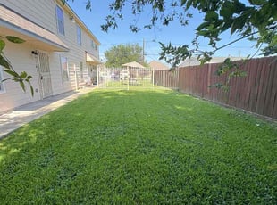Jessica C.'s lawn care services service result