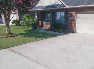 Lacey G.'s lawn maintenance service result