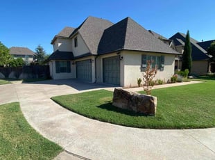 Larissa R.'s yard service service result