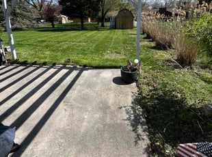 Melanie R.'s grass maintenance service result