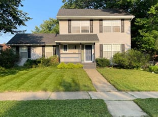 Svetlana O.'s lawn maintenance service result