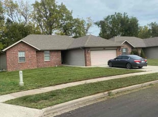 Astoria B.'s lawn service service result