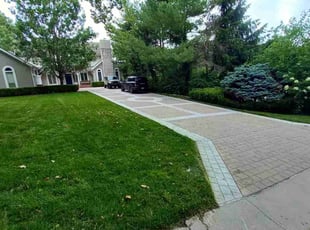 Jennifer O.'s grass maintenance service result