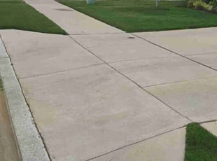 Kolawole A.'s grass maintenance service result