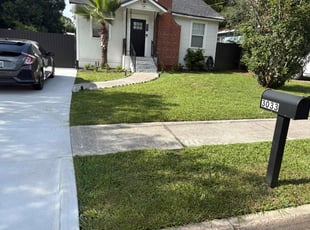 Hollie L.'s lawn care services service result