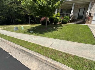 Jennifer N.'s lawn service service result