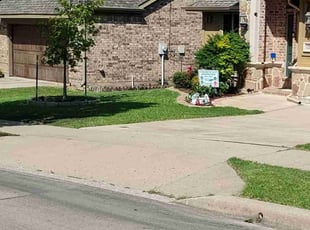 Amanda W.'s lawn care services service result