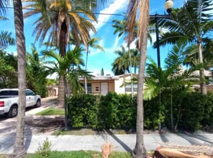 Lisa G.'s Bush Trimming service result