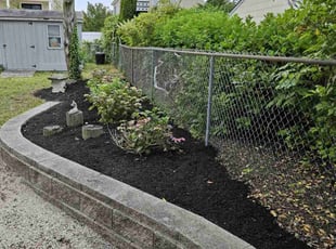 Aaron B.'s Flower Bed Weeding service result