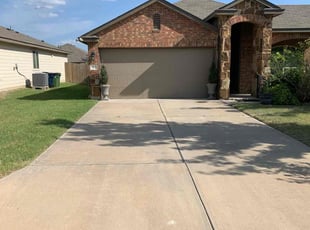 Kianah M.'s lawn service service result