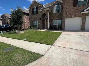 Sara D.'s lawn service service result