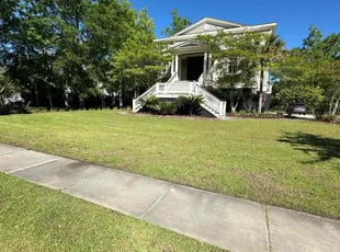 Loida C.'s lawn care services service result