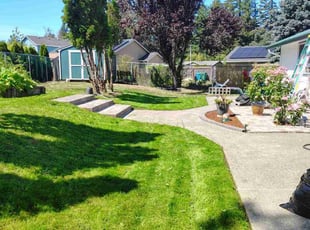 Angie G.'s lawn maintenance service result