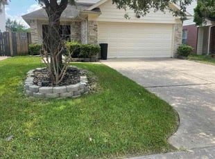 Lauren W.'s lawn care services service result