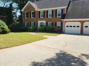Kayla L.'s turf care service result