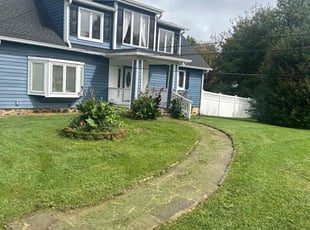 Latoya R.'s lawn maintenance service result