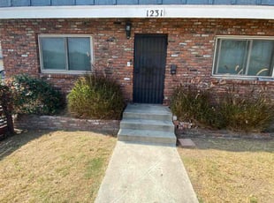 James D.'s Bush Trimming service result