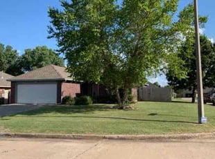 Lorraine S.'s lawn care services service result