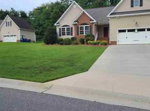 Kisha F.'s grass maintenance service result