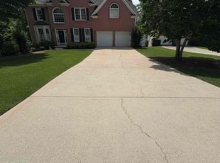 Starleigh W.'s lawn care services service result