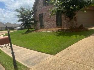 Hailey (.'s lawn service service result