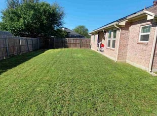 Kim L.'s lawn maintenance service result