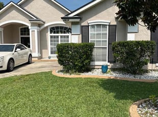Johnathan O.'s Bush Trimming service result
