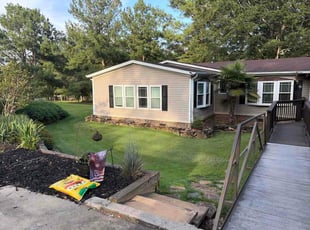 Travis D.'s turf maintenance service result