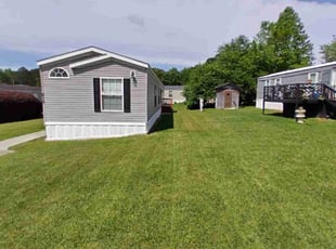 Lesia R.'s lawn maintenance service result