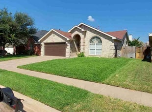 Janae Y.'s lawn maintenance service result