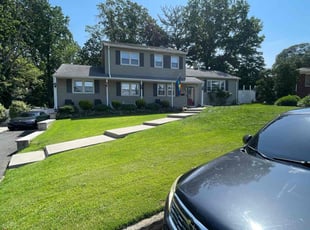 Lisa D.'s lawn care services service result