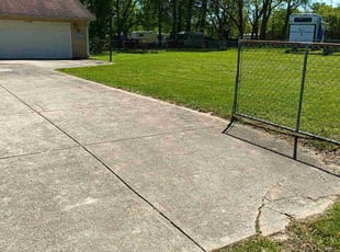 Kindy G.'s lawn care services service result