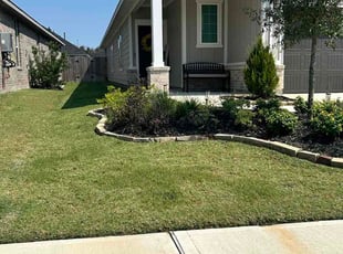Valerie L.'s lawn maintenance service result