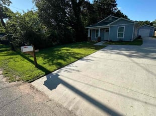 Valerie H.'s lawn maintenance service result