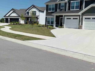 Rosanne K.'s grass maintenance service result