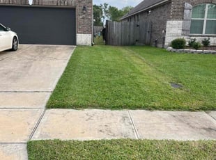 Kellie M.'s lawn care services service result