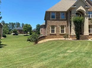 Syreetha M.'s lawn service service result