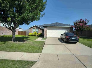 Jessica C.'s lawn care service result