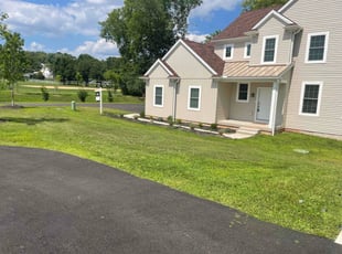 Lisa G.'s lawn maintenance service result