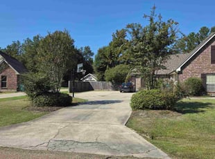 Gloria W.'s lawn maintenance service result