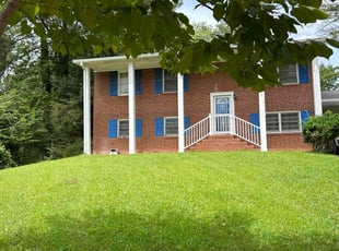 Michelle C.'s lawn maintenance service result
