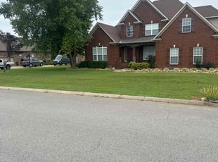 Jessica F.'s grass maintenance service result