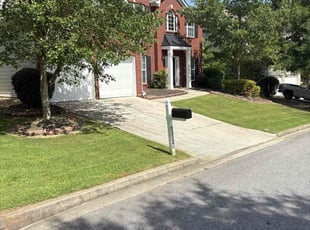 Elizabeth H.'s lawn care services service result